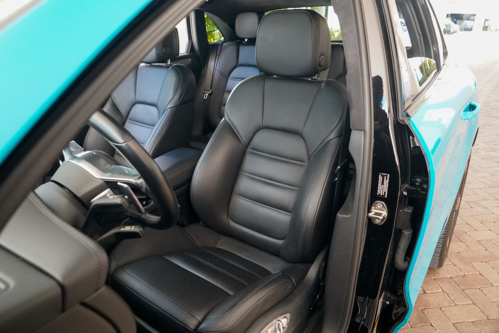 2016 Porsche Macan AWD 4dr Turbo - 22934371 - 46