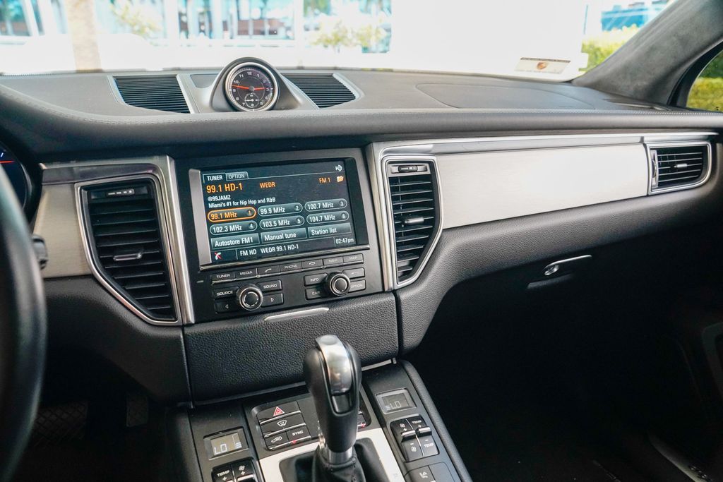 2016 Porsche Macan AWD 4dr Turbo - 22934371 - 52