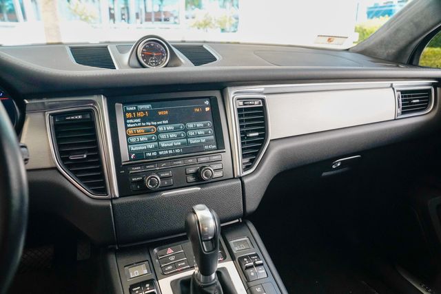 2016 Porsche Macan AWD 4dr Turbo - 22934371 - 52