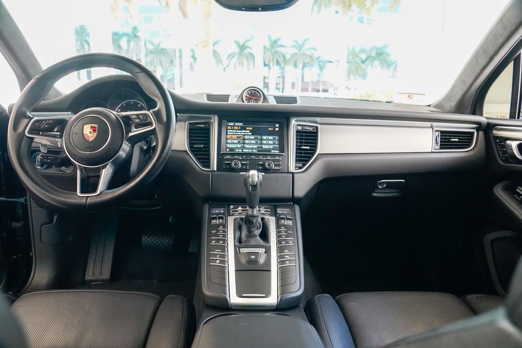 2016 Porsche Macan AWD 4dr Turbo - 22934371 - 60