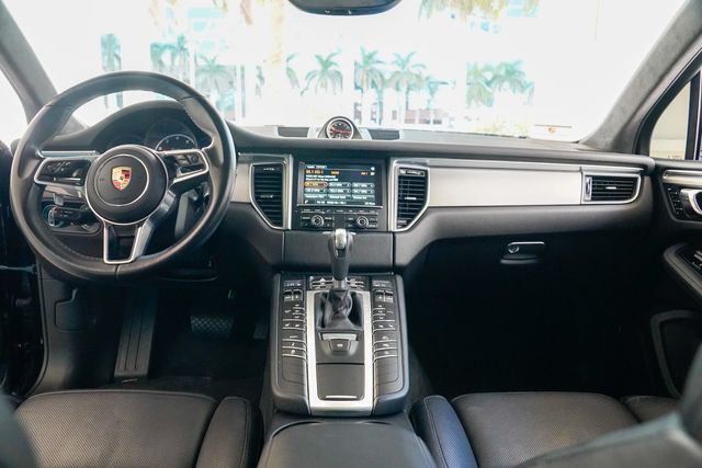 2016 Porsche Macan AWD 4dr Turbo - 22934371 - 60