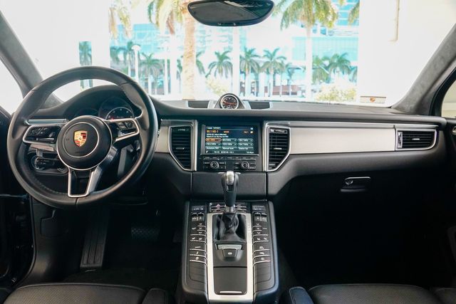 2016 Porsche Macan AWD 4dr Turbo - 22934371 - 61