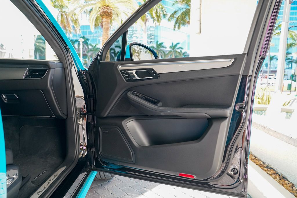 2016 Porsche Macan AWD 4dr Turbo - 22934371 - 63