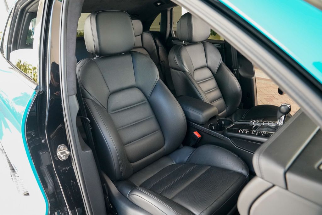 2016 Porsche Macan AWD 4dr Turbo - 22934371 - 65