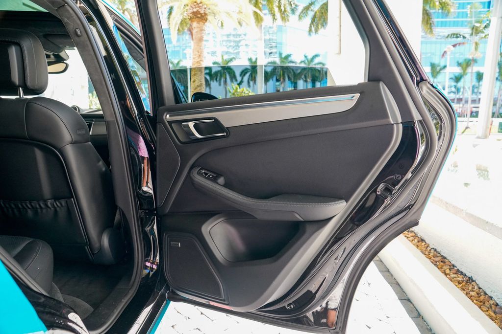 2016 Porsche Macan AWD 4dr Turbo - 22934371 - 70