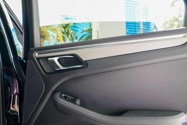 2016 Porsche Macan AWD 4dr Turbo - 22934371 - 74