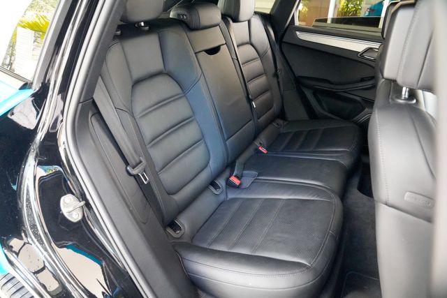 2016 Porsche Macan AWD 4dr Turbo - 22934371 - 76