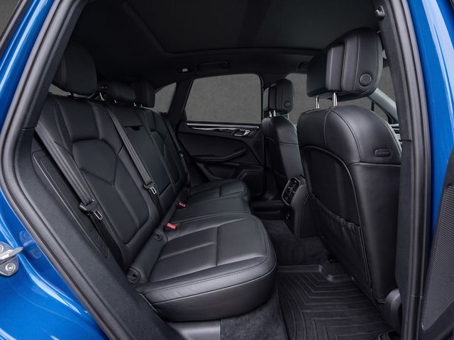2016 Porsche Macan CLEAN CARFAX, ONE OWNER, AWD, PAN SUNROOF, NAVI, PREMIUM PLUS - 23044963 - 13