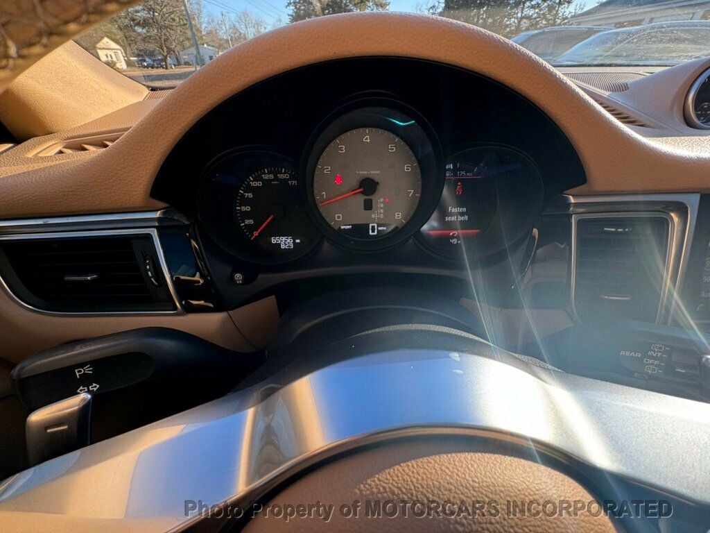 2016 Porsche Macan Turbo S photo 13