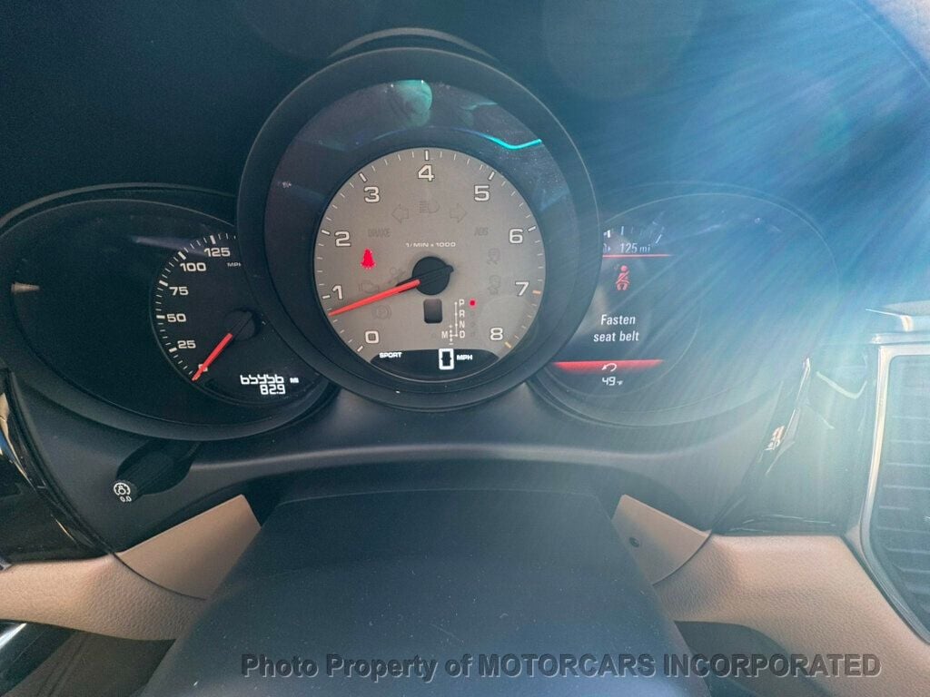2016 Porsche Macan Turbo S photo 14