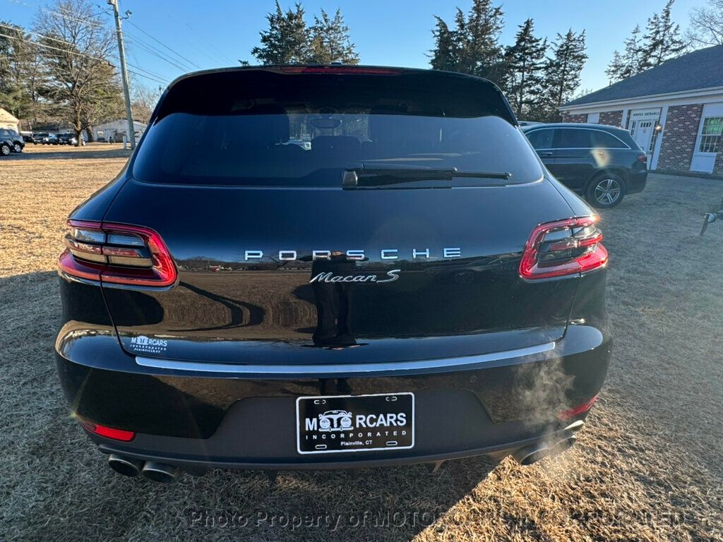 2016 Porsche Macan Turbo S photo 6