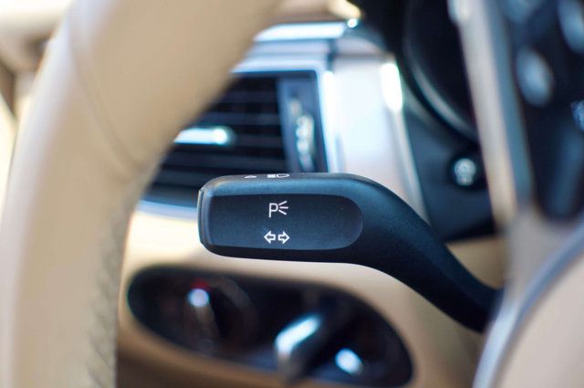 2016 Porsche Macan Local Trade/AWD/Premium Plus Pkg/Heated&Cooled Seats/Pano Roof - 22985954 - 21