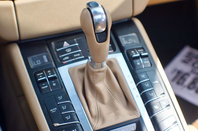 2016 Porsche Macan Local Trade/AWD/Premium Plus Pkg/Heated&Cooled Seats/Pano Roof - 22985954 - 25