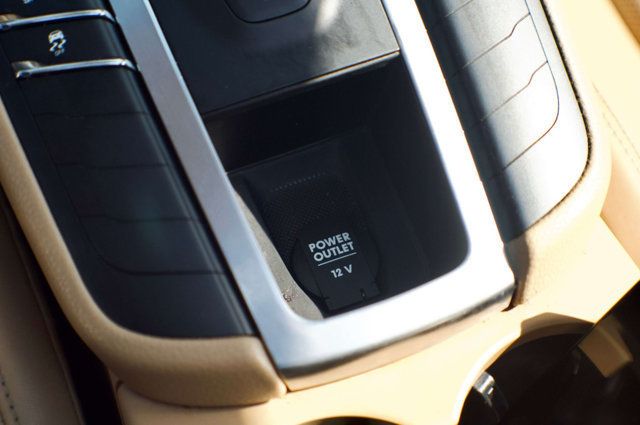 2016 Porsche Macan Local Trade/AWD/Premium Plus Pkg/Heated&Cooled Seats/Pano Roof - 22985954 - 30