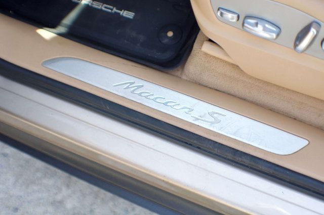 2016 Porsche Macan Local Trade/AWD/Premium Plus Pkg/Heated&Cooled Seats/Pano Roof - 22985954 - 37