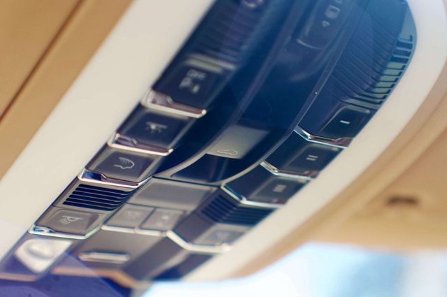 2016 Porsche Macan Local Trade/AWD/Premium Plus Pkg/Heated&Cooled Seats/Pano Roof - 22985954 - 39