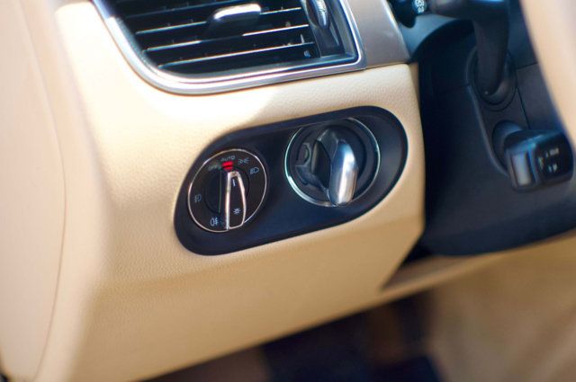 2016 Porsche Macan Local Trade/AWD/Premium Plus Pkg/Heated&Cooled Seats/Pano Roof - 22985954 - 41