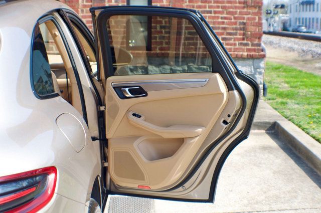 2016 Porsche Macan Local Trade/AWD/Premium Plus Pkg/Heated&Cooled Seats/Pano Roof - 22985954 - 46