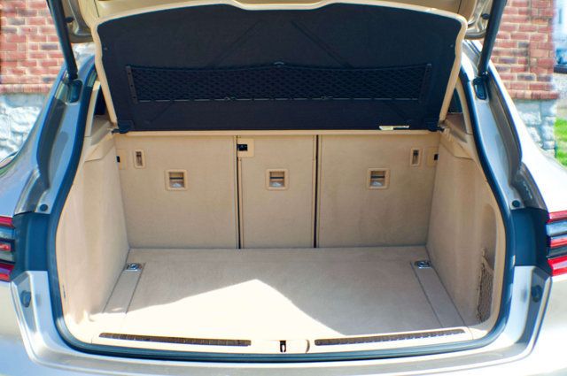 2016 Porsche Macan Local Trade/AWD/Premium Plus Pkg/Heated&Cooled Seats/Pano Roof - 22985954 - 54