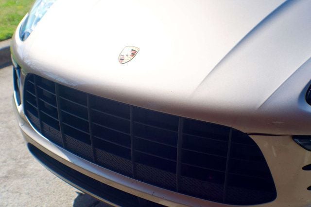 2016 Porsche Macan Local Trade/AWD/Premium Plus Pkg/Heated&Cooled Seats/Pano Roof - 22985954 - 8