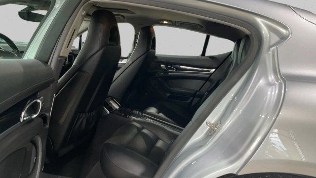 2016 Porsche Panamera 4dr Hatchback - 22991732 - 10