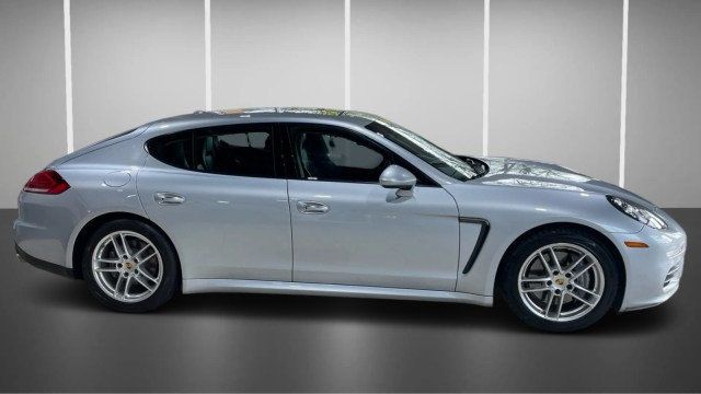 2016 Porsche Panamera 4dr Hatchback - 22991732 - 3