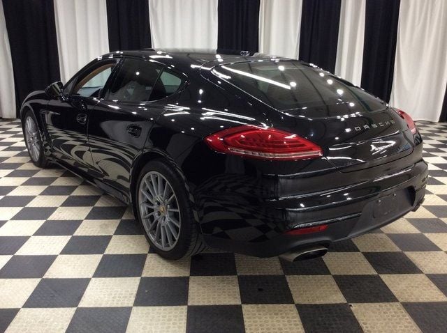 2016 Porsche Panamera 4dr Hatchback 4 - 22642109 - 3