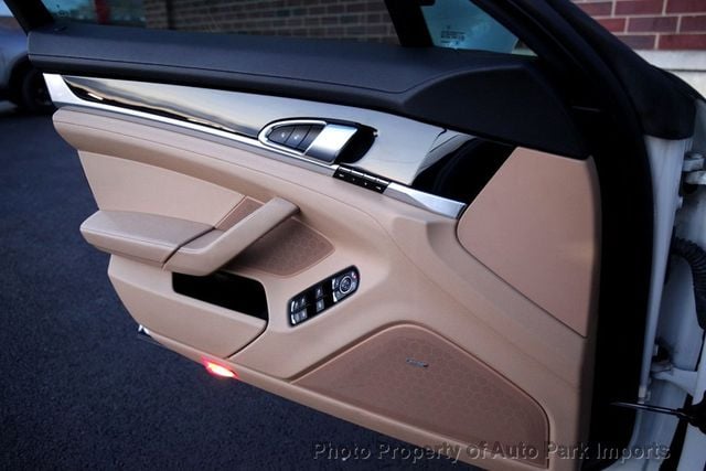 2016 Porsche Panamera 4dr Hatchback 4 Edition - 22955319 - 40