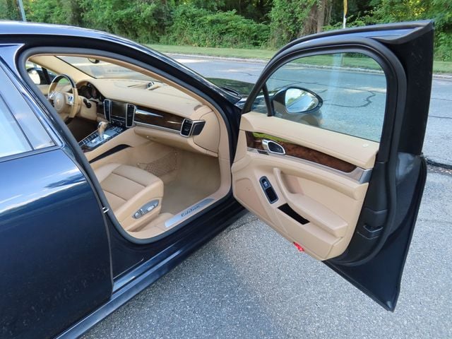 2016 Porsche Panamera 4dr Hatchback 4 Edition - 23044446 - 25