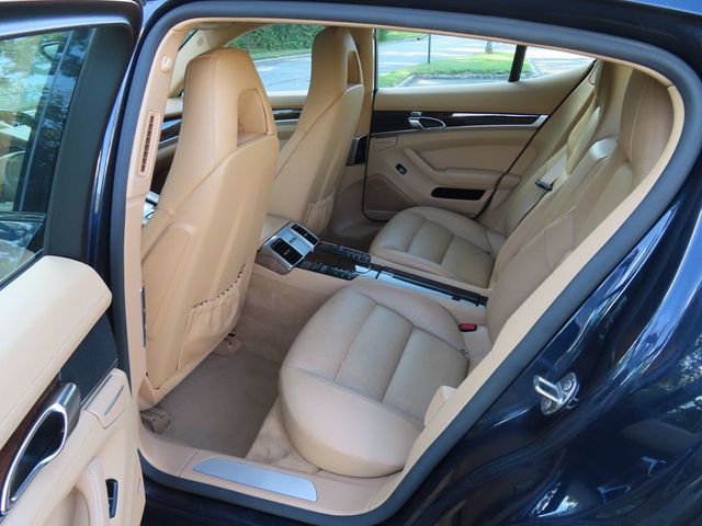 2016 Porsche Panamera 4dr Hatchback 4 Edition - 23044446 - 32