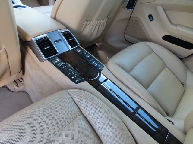 2016 Porsche Panamera 4dr Hatchback 4 Edition - 23044446 - 38