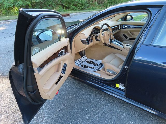 2016 Porsche Panamera 4dr Hatchback 4 Edition - 23044446 - 4