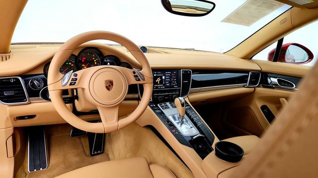 2016 Porsche Panamera 4dr Hatchback 4 Edition w/ Premium Package Plus & 20'' Wheels - 23072862 - 12