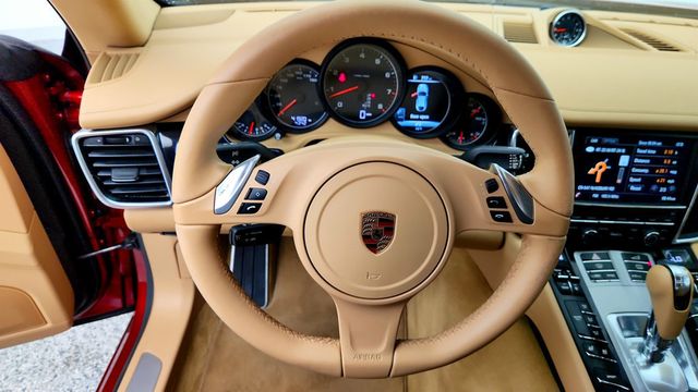 2016 Porsche Panamera 4dr Hatchback 4 Edition w/ Premium Package Plus & 20'' Wheels - 23072862 - 13
