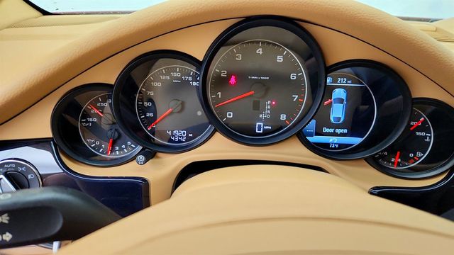 2016 Porsche Panamera 4dr Hatchback 4 Edition w/ Premium Package Plus & 20'' Wheels - 23072862 - 14