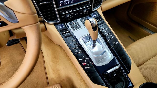 2016 Porsche Panamera 4dr Hatchback 4 Edition w/ Premium Package Plus & 20'' Wheels - 23072862 - 16