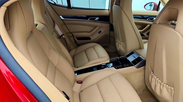 2016 Porsche Panamera 4dr Hatchback 4 Edition w/ Premium Package Plus & 20'' Wheels - 23072862 - 23