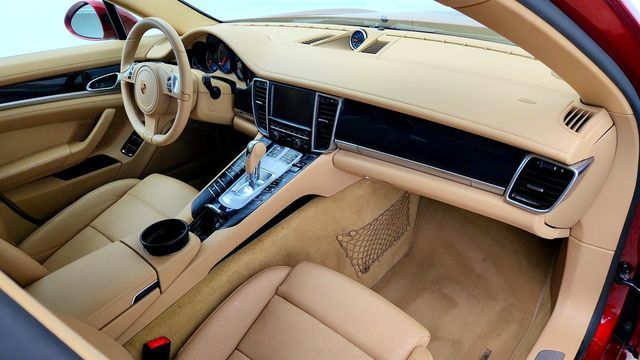 2016 Porsche Panamera 4dr Hatchback 4 Edition w/ Premium Package Plus & 20'' Wheels - 23072862 - 25
