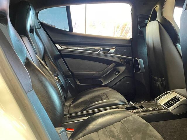 2016 Porsche Panamera 4dr Hatchback GTS - 23092974 - 27