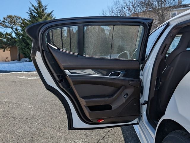 2016 Porsche Panamera 4dr Hatchback GTS - 23000639 - 10