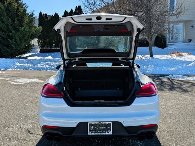 2016 Porsche Panamera 4dr Hatchback GTS - 23000639 - 6
