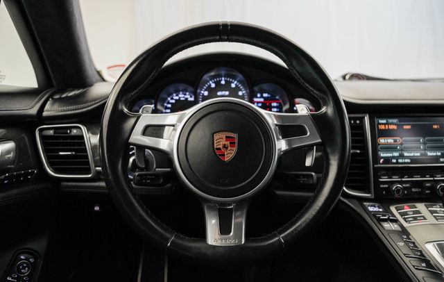 2016 Porsche Panamera 4dr Hatchback GTS - 23064871 - 46