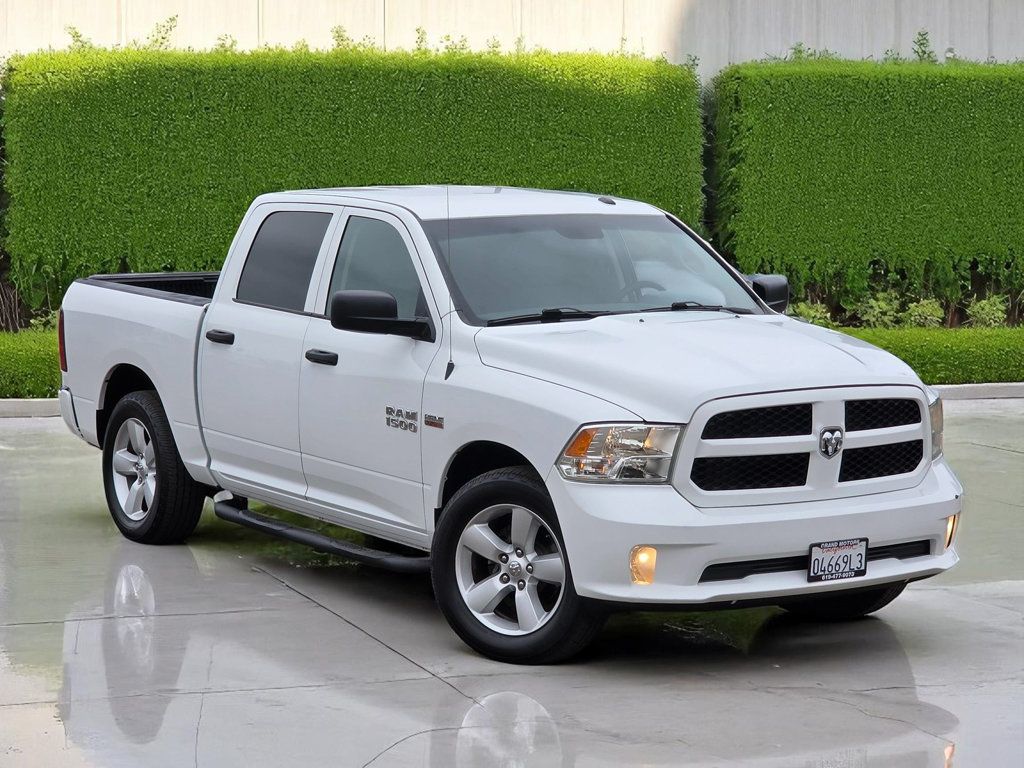 2016 Ram 1500 2WD Crew Cab 140.5" Express - 22865353 - 2