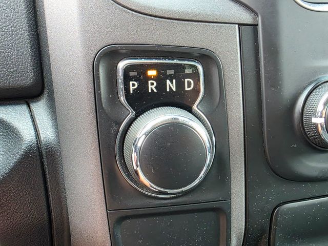 2016 Ram 1500 2WD Crew Cab 140.5" Express - 22865353 - 35