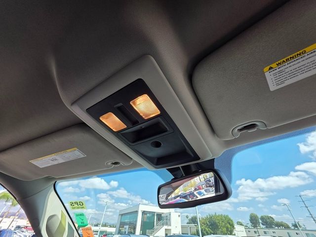 2016 Ram 1500 2WD Crew Cab 140.5" Express - 22916680 - 10