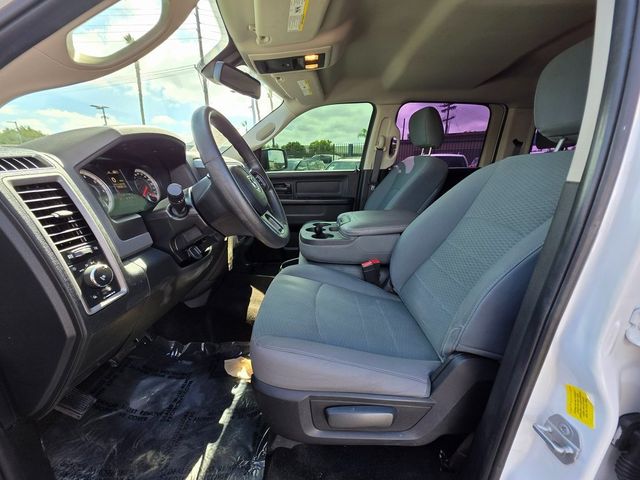 2016 Ram 1500 2WD Crew Cab 140.5" Express - 22916680 - 16