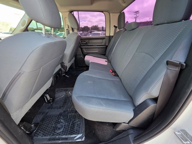 2016 Ram 1500 2WD Crew Cab 140.5" Express - 22916680 - 18