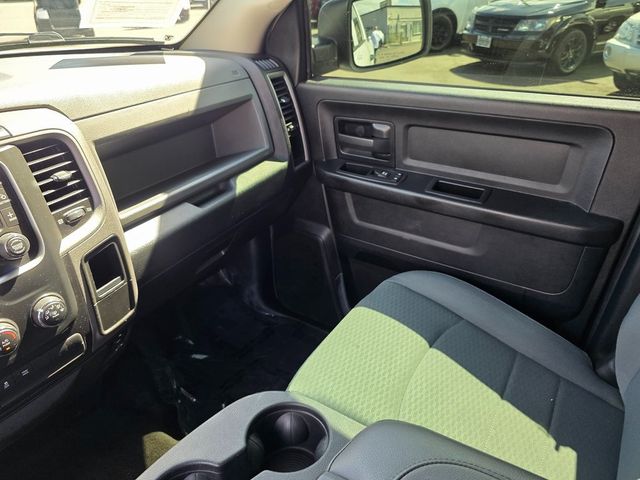 2016 Ram 1500 2WD Crew Cab 140.5" Express - 22916680 - 34