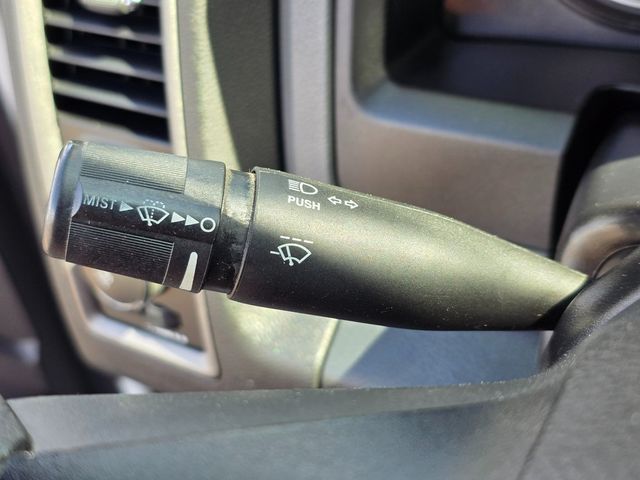 2016 Ram 1500 2WD Crew Cab 140.5" Express - 22916680 - 36