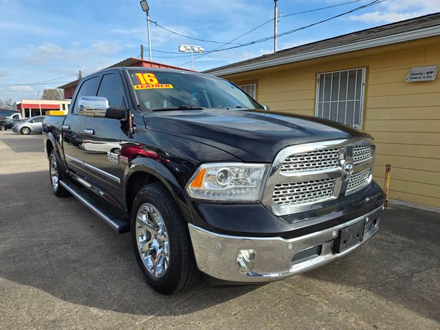 2016 Ram 1500 2WD Crew Cab 140.5" Laramie - 22990652 - 0